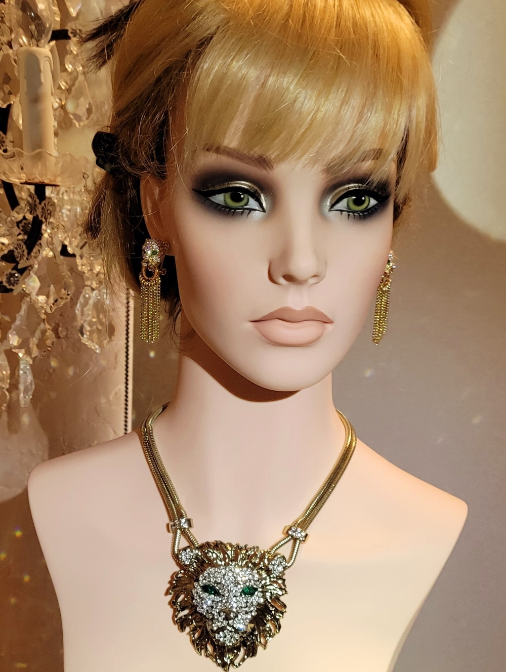 Elegant Bold Lion Head Pendant and Earrings Vintage-style Encrusted Rhinstones